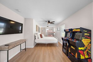 4 bedrooms, desk, iron/ironing board, travel cot