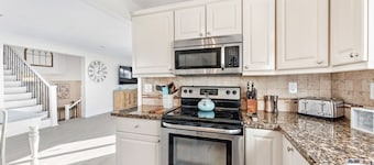 Charming Cottage Close to Kemah Boardwalk