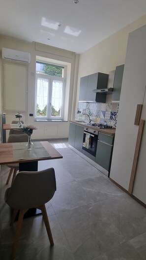 Mini-fridge, oven, stovetop, espresso maker - B&B Le Maioliche (Vietri sul Mare)