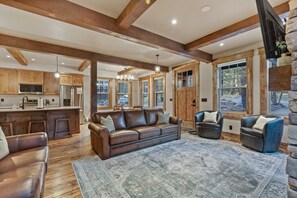 Smart-TV, Kamin, Videospiele