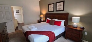 3 chambres, fer et planche à repasser, Wi-Fi gratuit, draps fournis