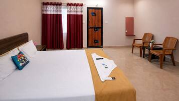 In-room safe, soundproofing, bed sheets