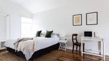 1 bedroom, travel cot, WiFi, bed sheets