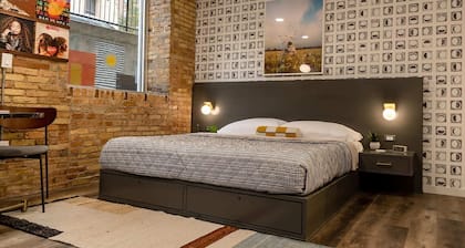 3 Private King Suites - The Finnley Hotel