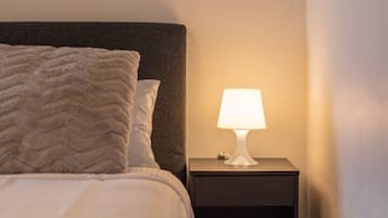 1 chambre, bureau, fer et planche à repasser, accès au Wi-Fi (inclus)