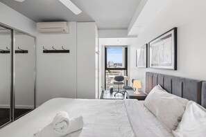 2 Schlafzimmer, Schreibtisch, Bügeleisen/Bügelbrett, kostenloses WLAN