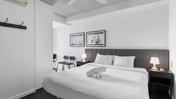 2 bedrooms, desk, iron/ironing board, free WiFi