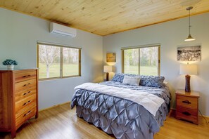 2 Schlafzimmer, Schreibtisch, Bügeleisen/Bügelbrett, WLAN