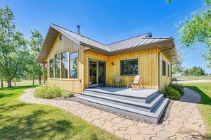 Exterior - Fish, Hike & More! Home w/ Views in Stevensville (Stevensville)