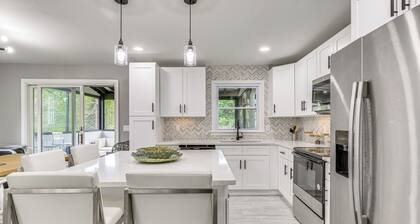 3 Mi to Main St: Modern New Paltz Home