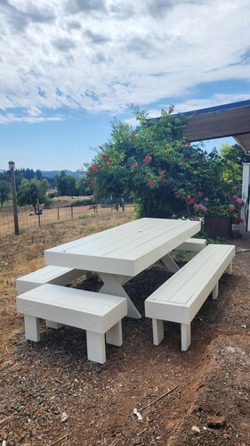 Oak Creek Acres 3-bedroom house on 12 acres just outside of Dallas Oregon