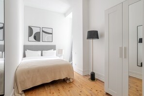 2 slaapkamers, een strijkplank/strijkijzer, wifi, beddengoed