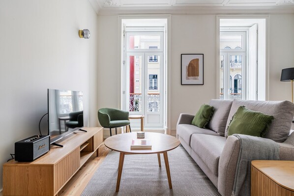 Fernseher, Stereoanlage