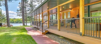 Gorgeous Lake Arbutus Getaway w/ Dock & Boat House