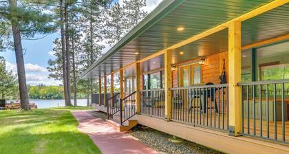 Gorgeous Lake Arbutus Getaway w/ Dock & Boat House