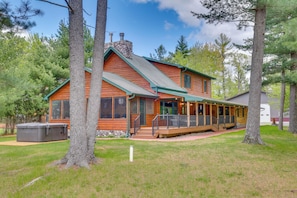Exterior - Gorgeous Lake Arbutus Getaway w/ Dock & Boat House (Neillsville)