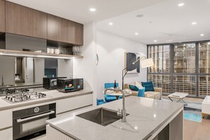 Fridge, microwave, oven, stovetop