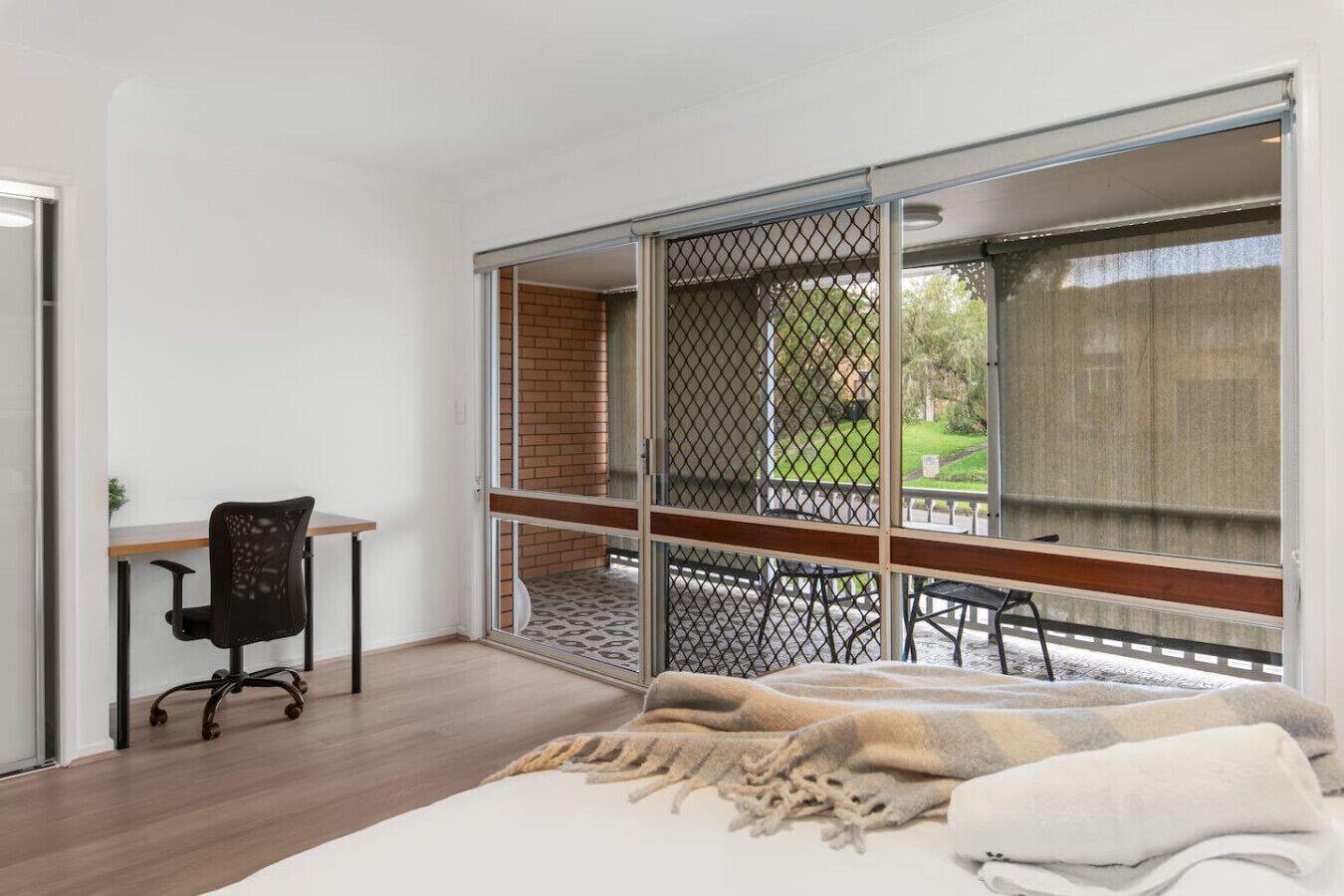 4 soverom, skrivebord, strykejern/-brett og wi-fi