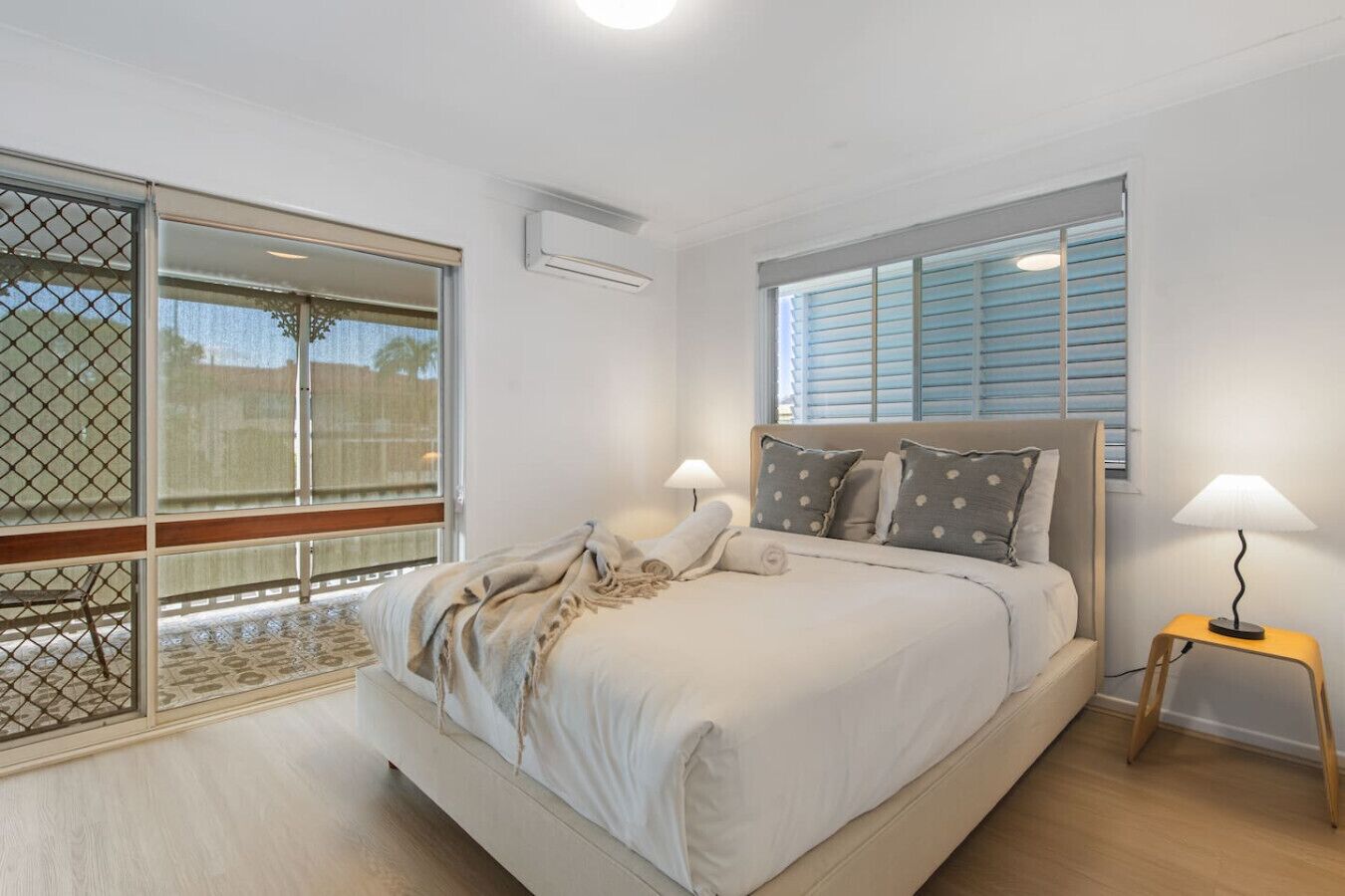 4 bedrooms, desk, iron/ironing board, WiFi