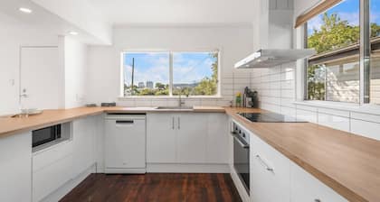 3Beds Value & Comfort Stay | Airport, CBD & Cafes