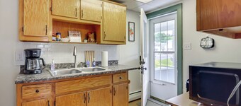 Walk to Saylors Lake: Townhome w/ Shared Perks!