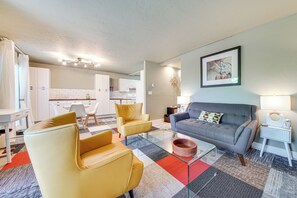 TV - Modern Home Between Seattle, Tacoma & SEA Airport (Renton)