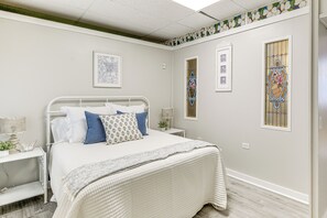 3 quartos, ferros/tábuas de passar roupa, acesso à internet