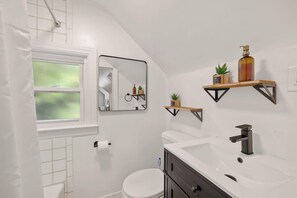 Unclassified image, 2 of 30, button