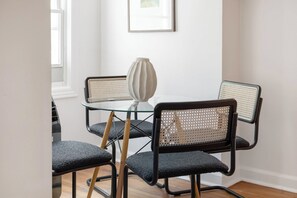 Unclassified image, 5 of 30, button