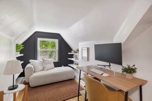 Interior - Bright, Clean & Cozy Newly-Renovated 2BR! Welcome! (Ypsilanti)