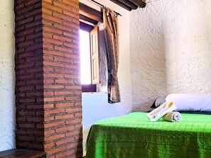 1 bedroom, bed sheets