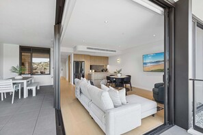 TV, offices - Solea by Coast Hosting (Avoca Beach)