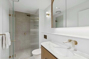 Bathroom - 5-Star Lakefront Terrace | Beach (Avoca Beach)