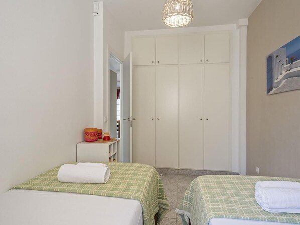 3 chambres, fer et planche à repasser, accès Internet