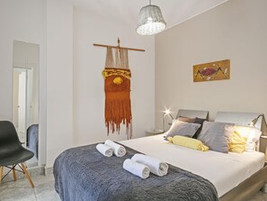 3 bedrooms, iron/ironing board, Internet
