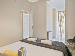 3 dormitoris, planxa i posts de planxar i Internet 