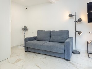 TV - Winahost Apartment Blanes (Blanes)