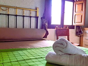 5 chambres, accès Internet, draps fournis