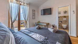 3 chambres, fer et planche à repasser, Wi-Fi gratuit, draps fournis