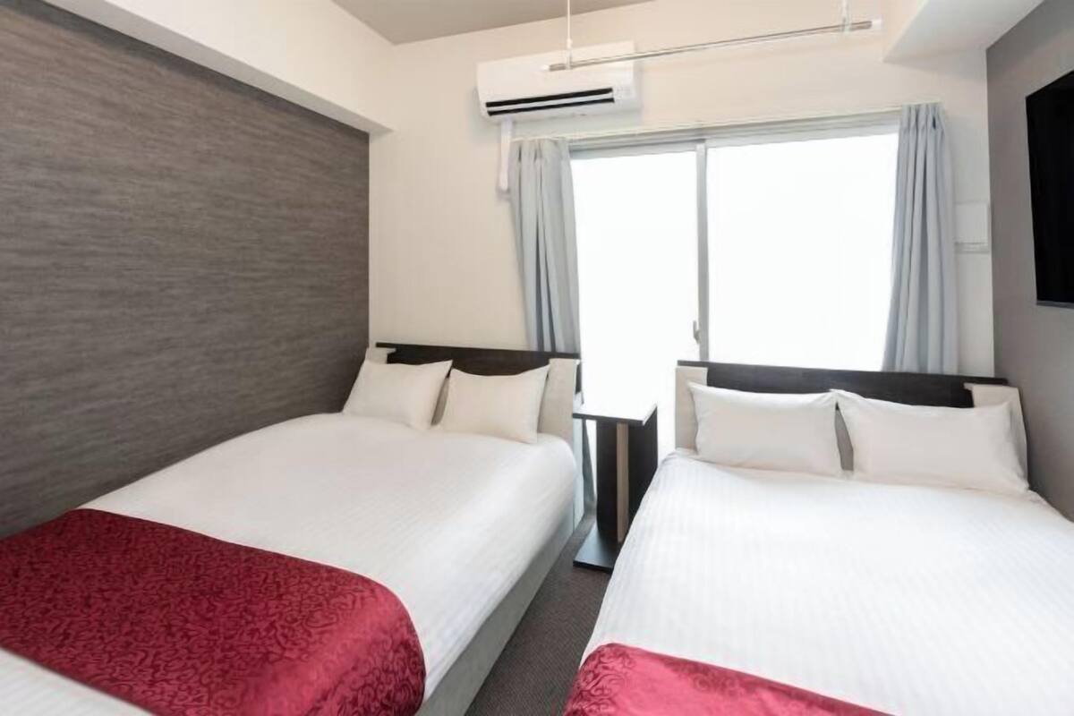 Iron/ironing board, WiFi (free), bed sheets
