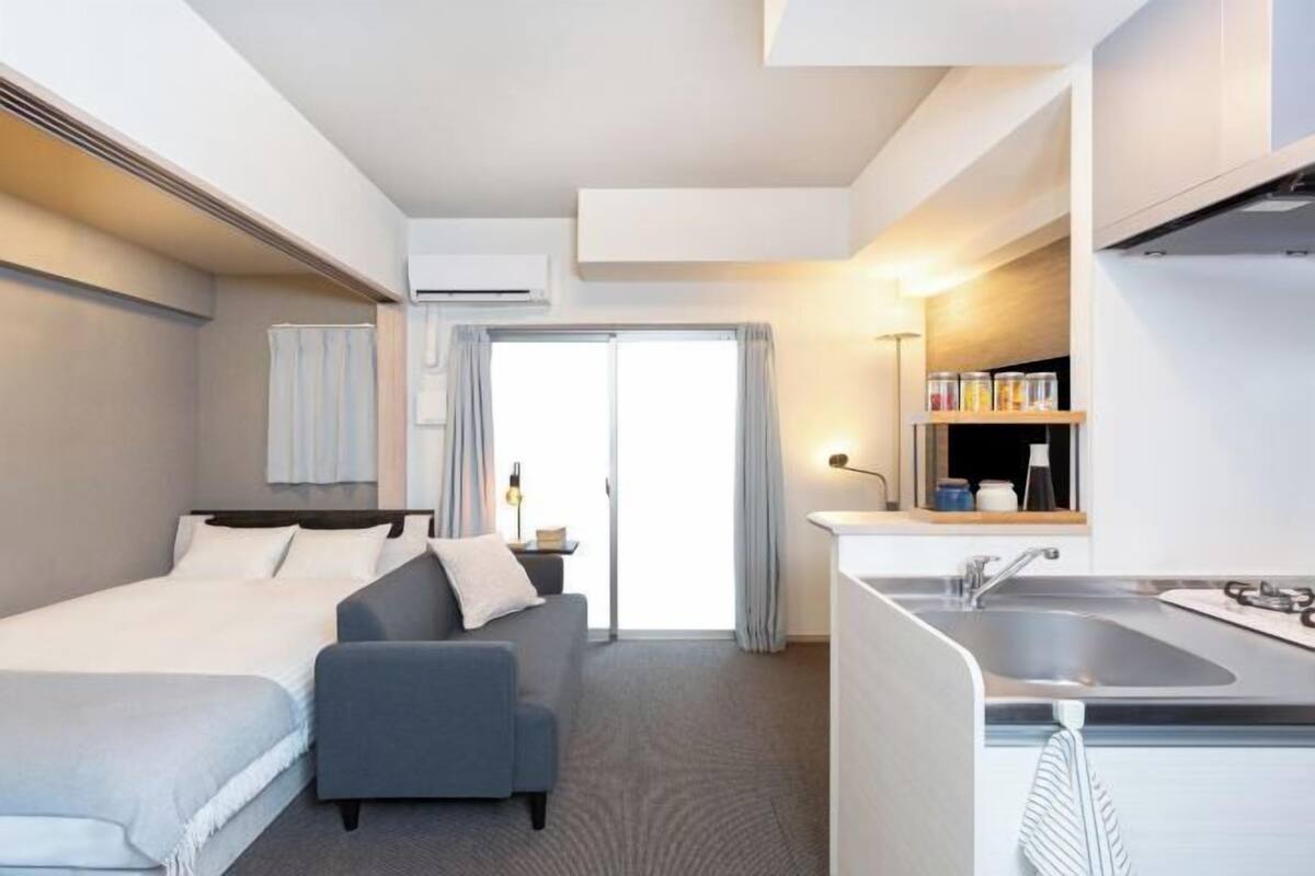 Iron/ironing board, WiFi (free), bed sheets