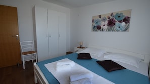 2 habitaciones, tabla de planchar con plancha y wifi gratis 