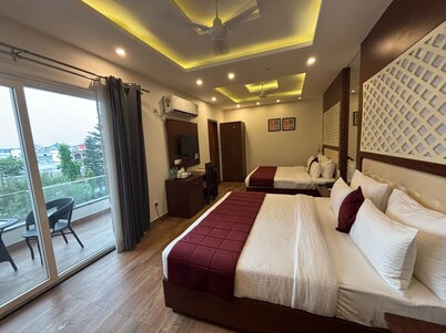 Hotel MJ Ghai Residency