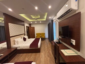 Family Triple Room | Soundproofing, free WiFi - Hotel MJ Ghai Residency (Rishikesh)