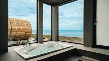 Deluxe Villa, Balcony, Sea View | Bathroom | Slippers