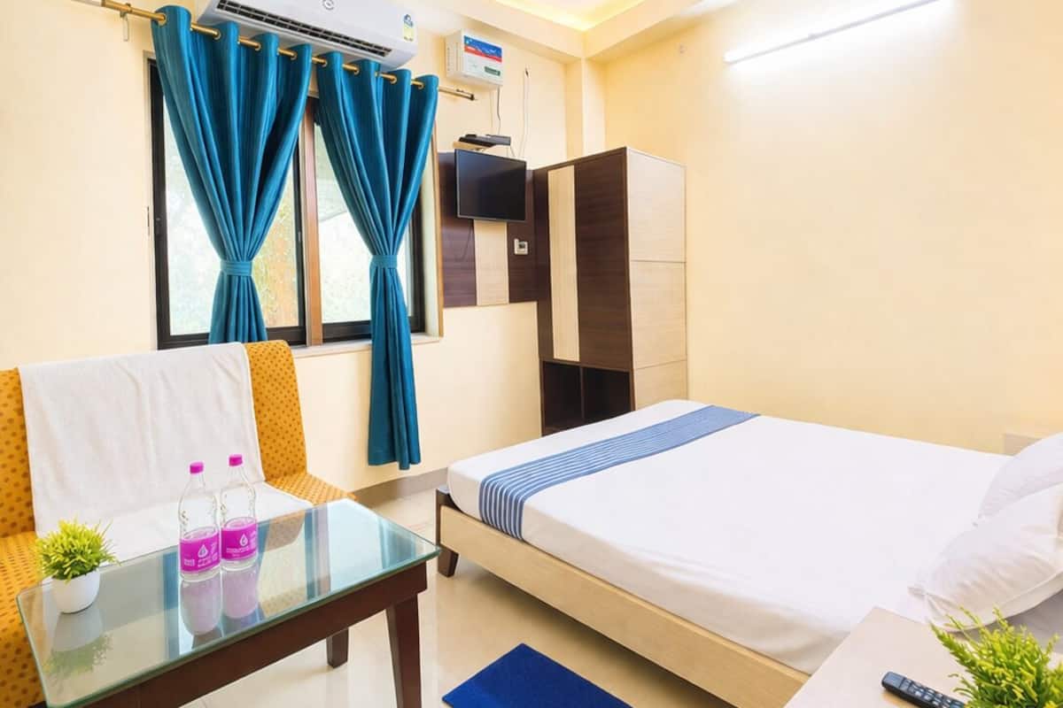 Habitación doble Deluxe, aire acondicionado | Caja de seguridad en la habitación, escritorio y insonorización