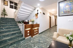 Reception - Hotel Golden Beach inn Puri (Brahmagiri)