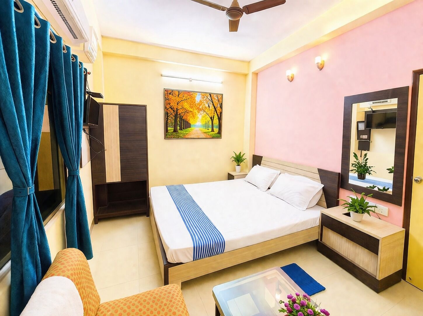 In-room safe, desk, soundproofing, free WiFi