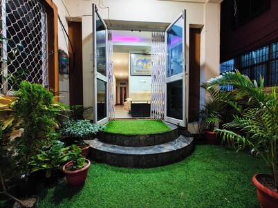 Luxury Hotel Gold Coast Puri 