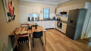 Micro-ondas, fogão, cooktop, lava-louças